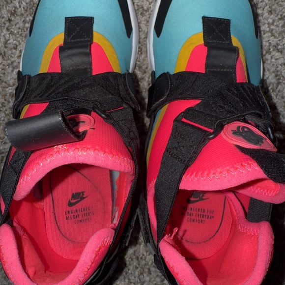 NIKE Huaraches City Multicolor - Picture 6 of 9